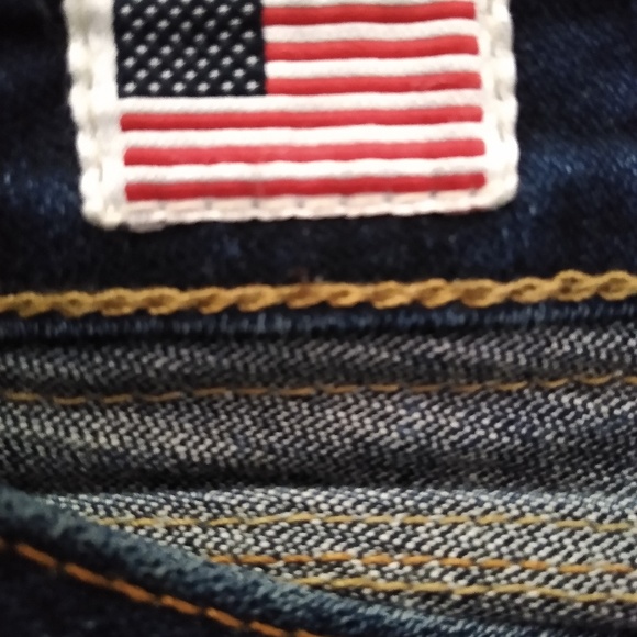 Distressed True Religion Jeans - Picture 5 of 6